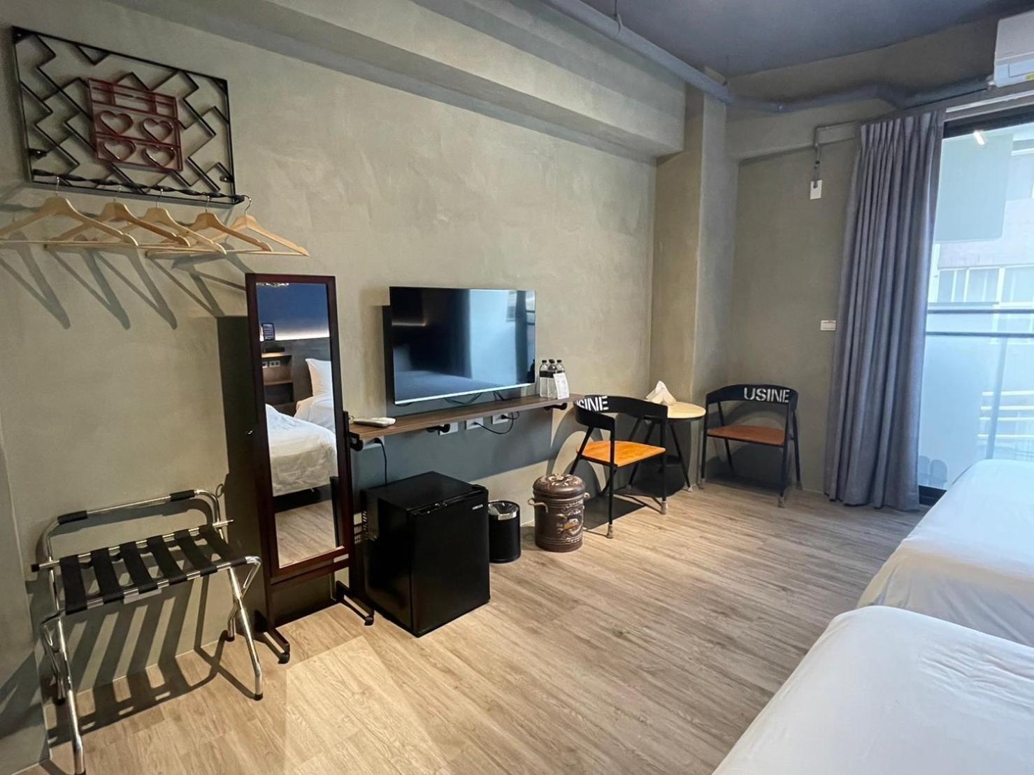 Long Lang Homestay Tainan Bagian luar foto