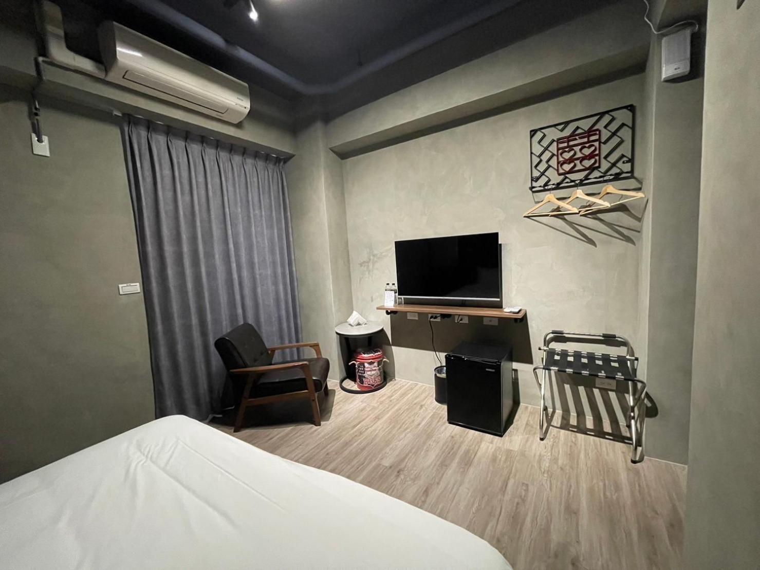 Long Lang Homestay Tainan Bagian luar foto