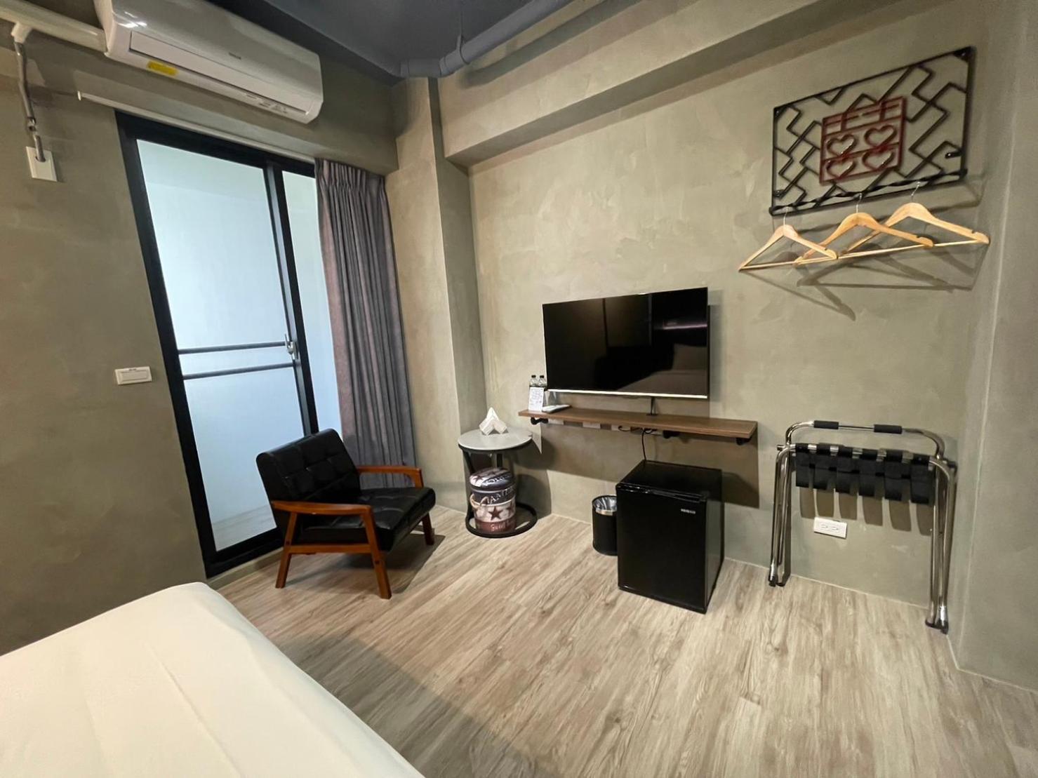 Long Lang Homestay Tainan Bagian luar foto